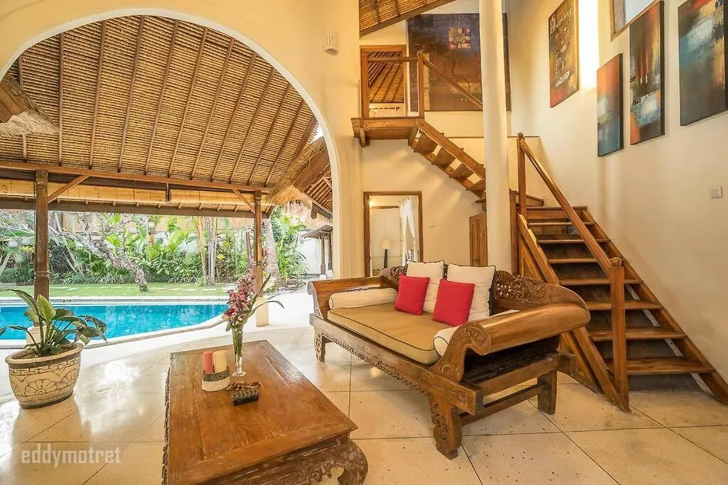 Tropical 3Br Villa In The Heart Of Seminyak