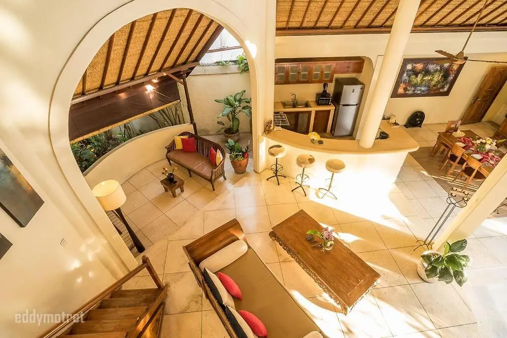 Tropical 3Br Villa In The Heart Of Seminyak