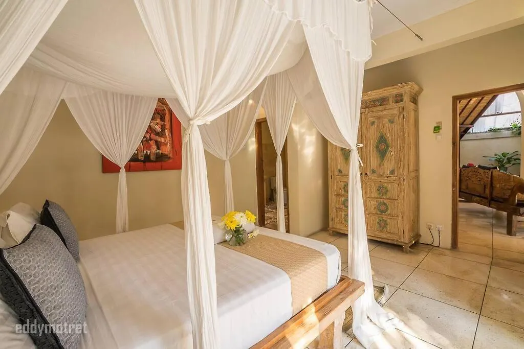 Tropical 3Br Villa In The Heart Of Seminyak